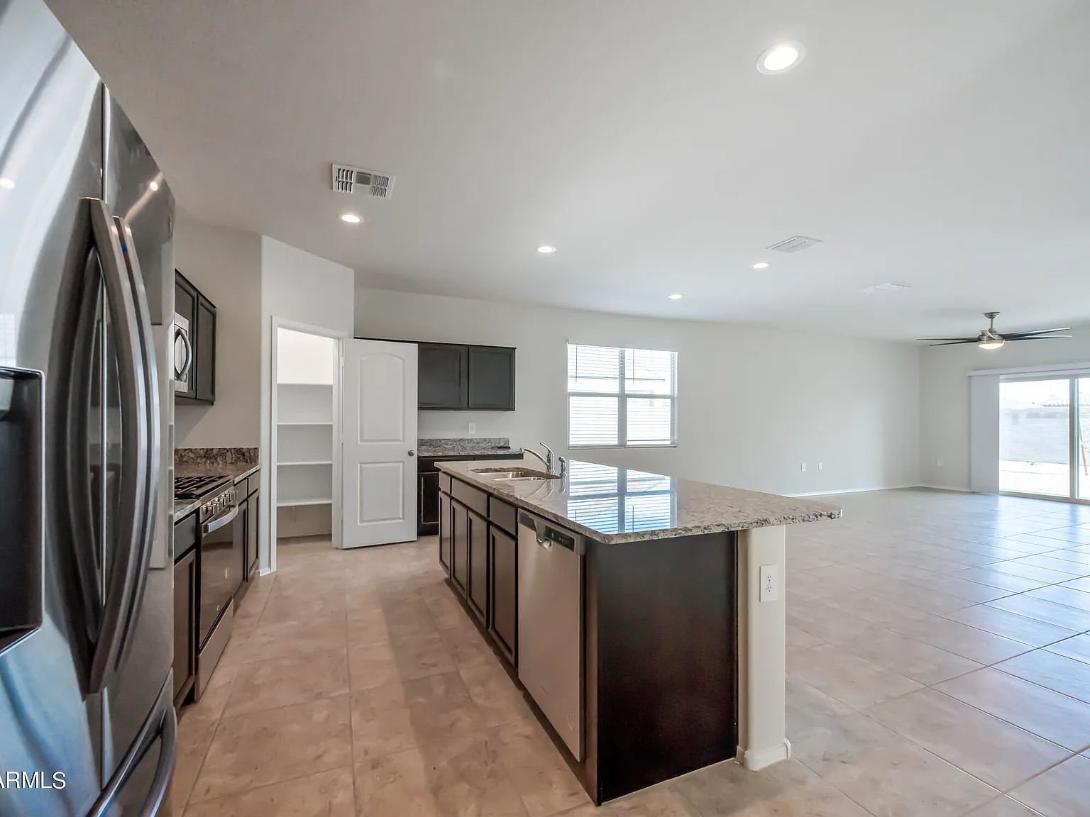 4 bed, 2.0 bath, 1787 sqft, $1,900 — Photo 4