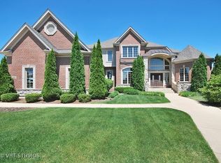 689 Kingsman Ct, Sugar Grove, IL 60554