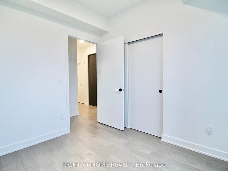 560 Rideau St #1006 — Photo 12
