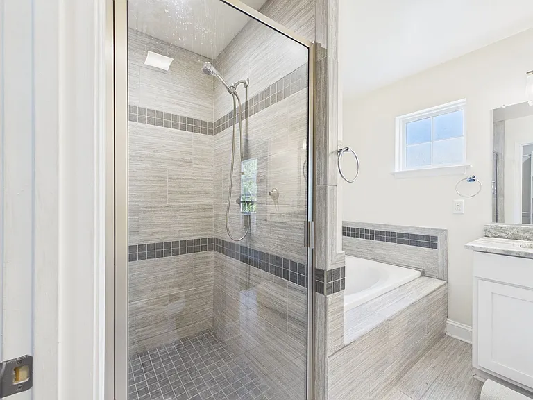 4901 Warwick Rd E — Photo 49