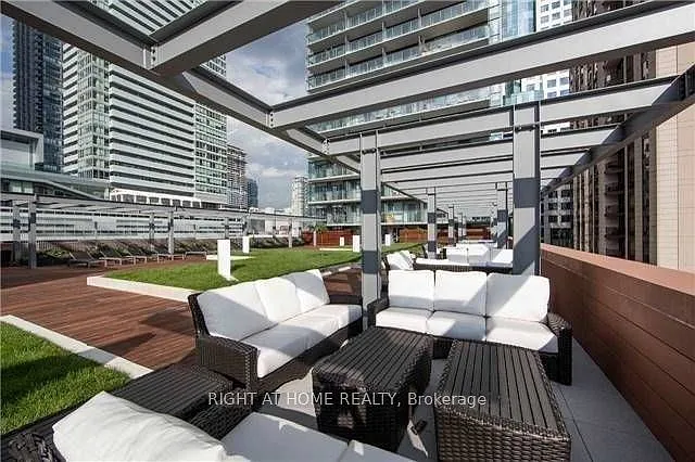 8 Mercer St #1903 — Photo 22