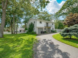 2 Birch Ave, Farmingville, NY 11738