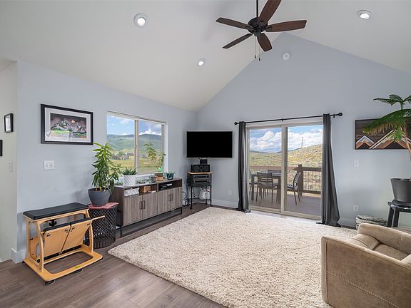 4th image of 23680 Sagebrush Circle