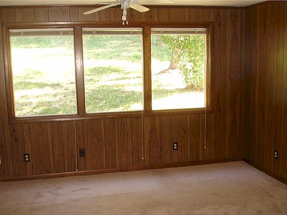 Den/3rd Bedroom
