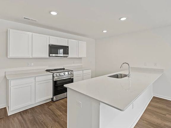 4th image of 2420 B Brookville Dr #2