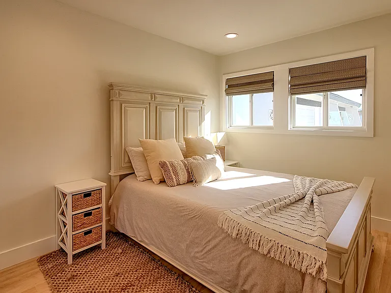 4915 Catamaran St — Photo 7