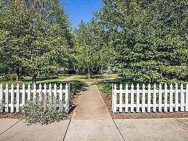 5482 Hill Top St — Photo 2