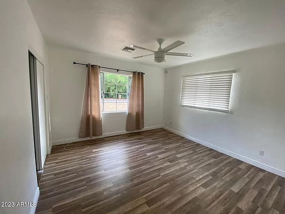 3rd image of 3308 E CLARENDON Avenue