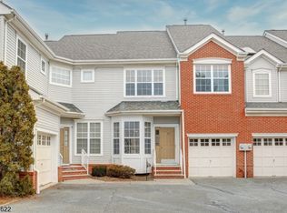 29 Gordon Cir, Parsippany, NJ 07054