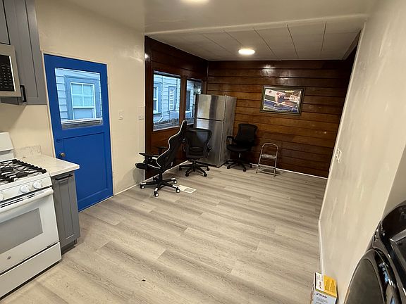 4th image of 2344 Fulton St