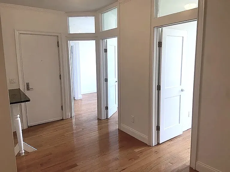 19 W 8th St #5 — Photo 3