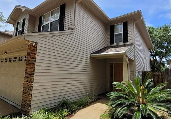 3rd image of 2704 Apple Blossom Ct