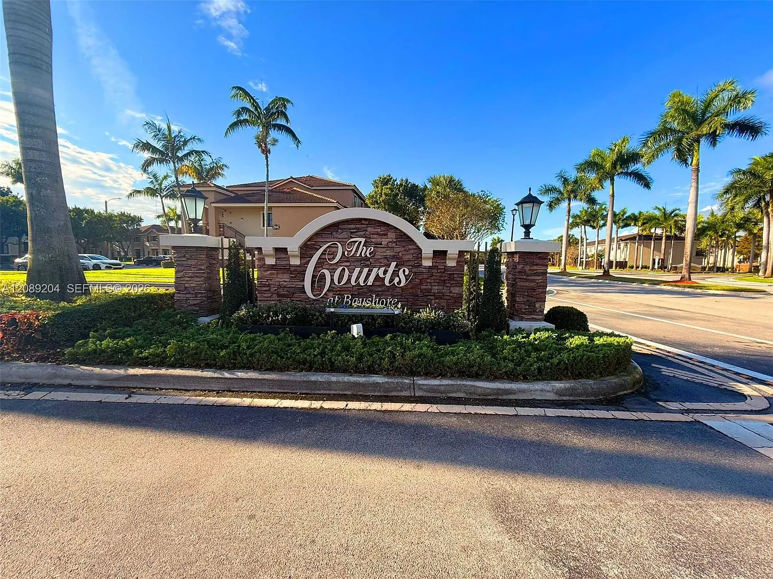 The Courts At Bayshore Ii — Photo 2