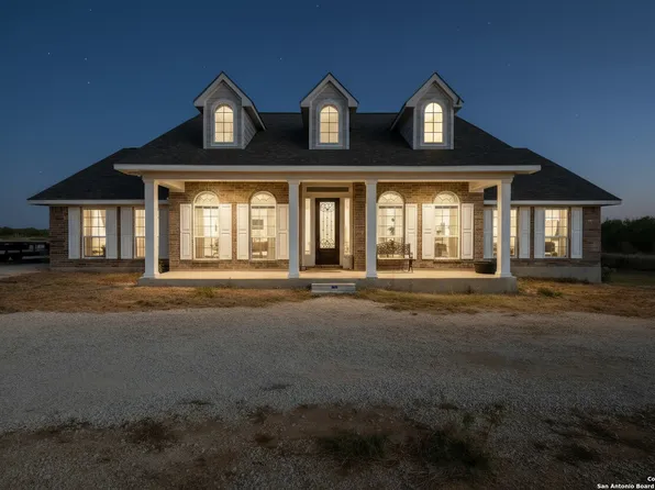 1141 County Road 337, Charlotte, TX 78011