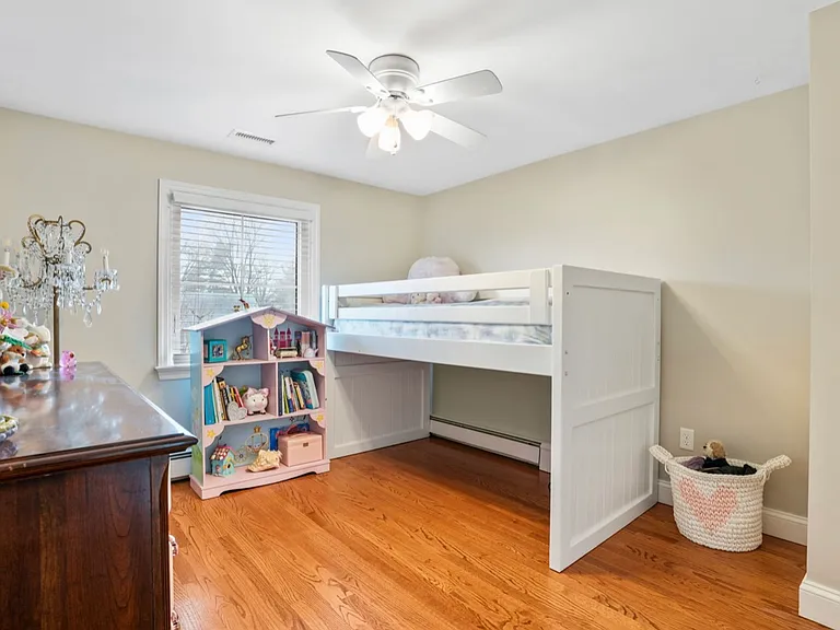 517 Park Ave — Photo 9