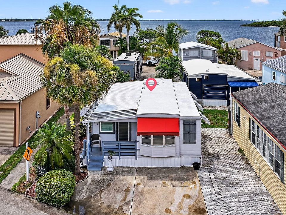 559 Nettles Boulevard, Jensen Beach, FL 34957 | MLS #R11105380