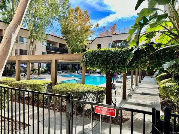 22100 Burbank Blvd Unit 201A, Woodland Hills, CA 91367