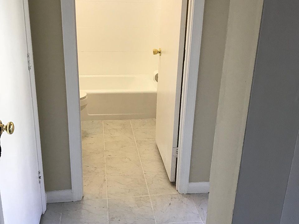1st image of 36 Burlington Ave APT 22