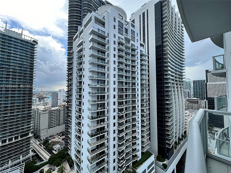 1060 Brickell Ave — Photo 11