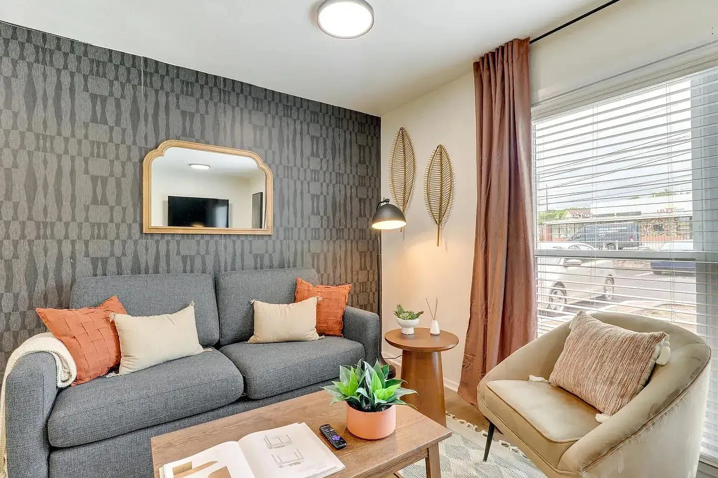 1 bed, 1.0 bath, 550 sqft, $1,300 — Photo 3