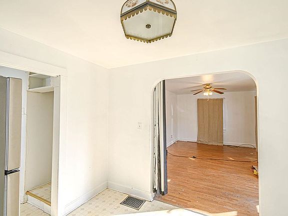 4th image of 1826 Hughes Ave