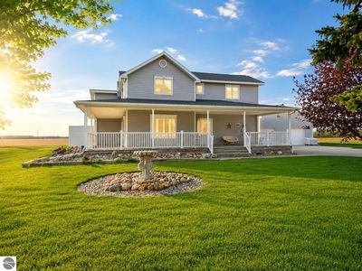 10989 E Pleasant Valley Rd, Shepherd, MI, 48883