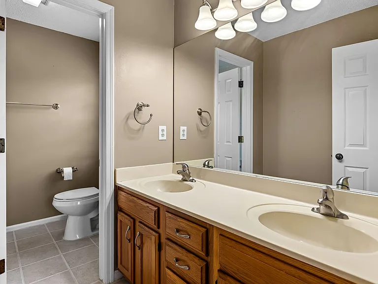 8807 Ryegate Dr — Photo 41