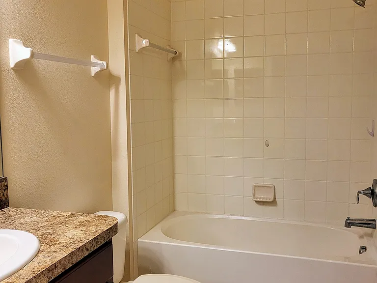 4057 Shade Tree Ln — Photo 13