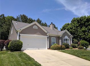 6533 Falls Lake Dr, Charlotte, NC 28270