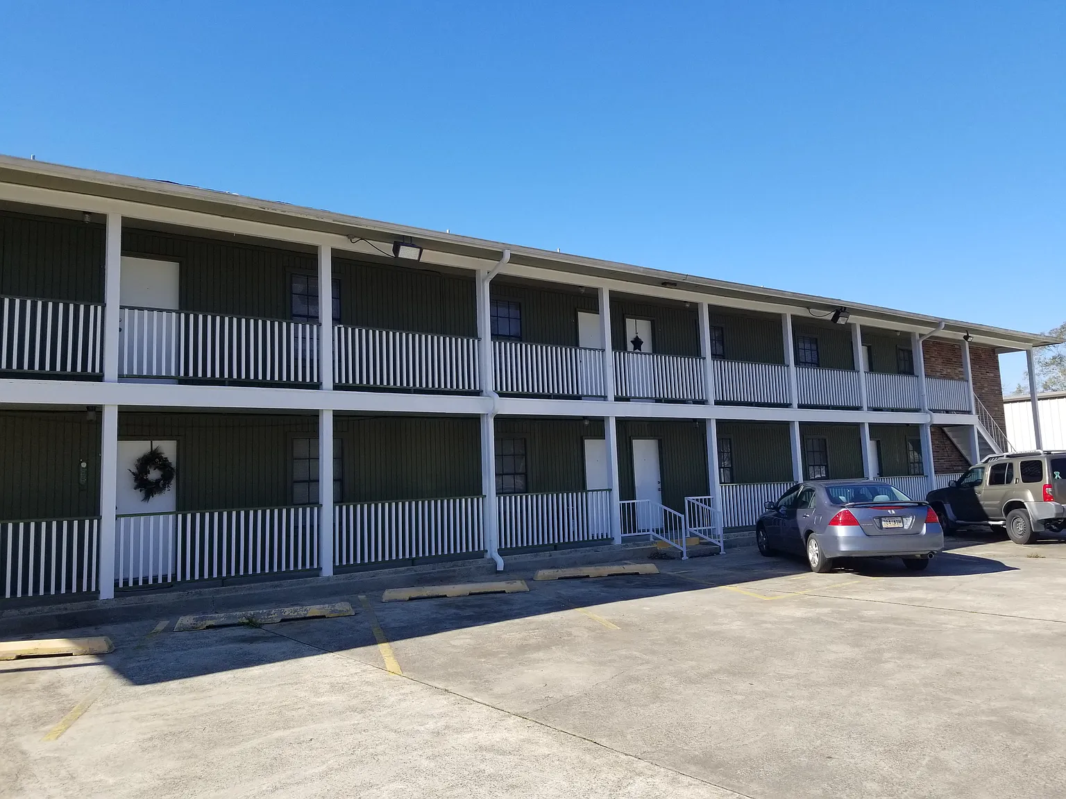 Ashford Court Apartments — Photo 3