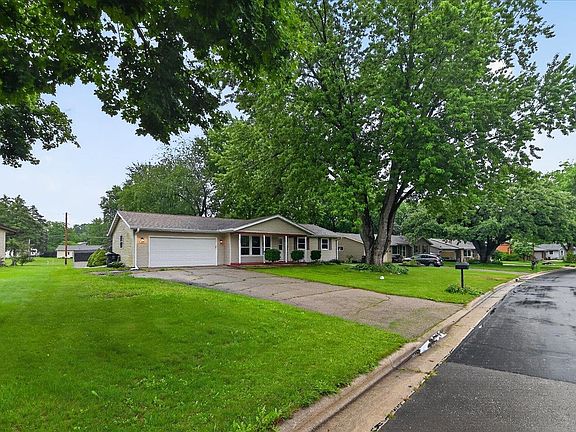 2nd image of 494 Hyland Dr