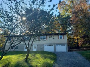 1297 Fryes Grove Ln, Middletown, PA 17057