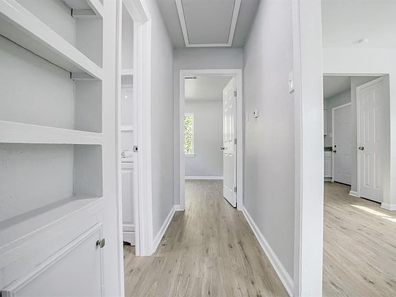 4th image of 5123 Peachtree 1/2 St
