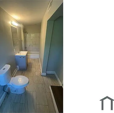 700 Woodbourne Ave #5 — Photo 2