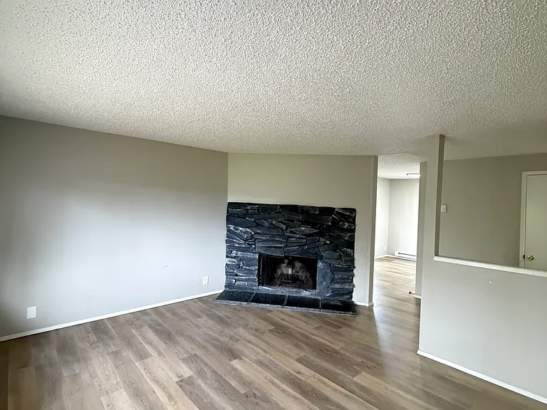 5752 SW Main Ave #5752 — Photo 3