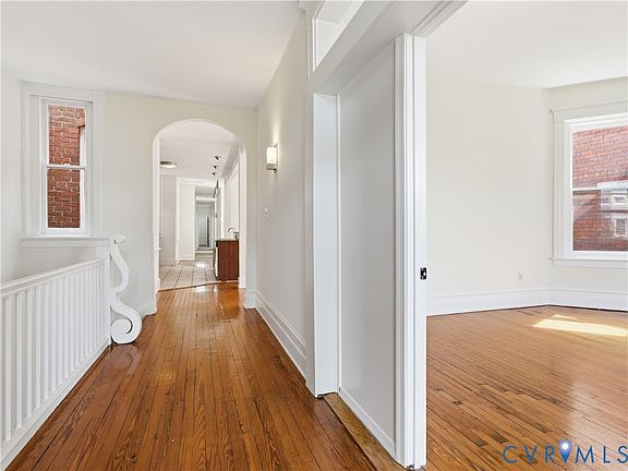 5th image of 2034 W Grace St