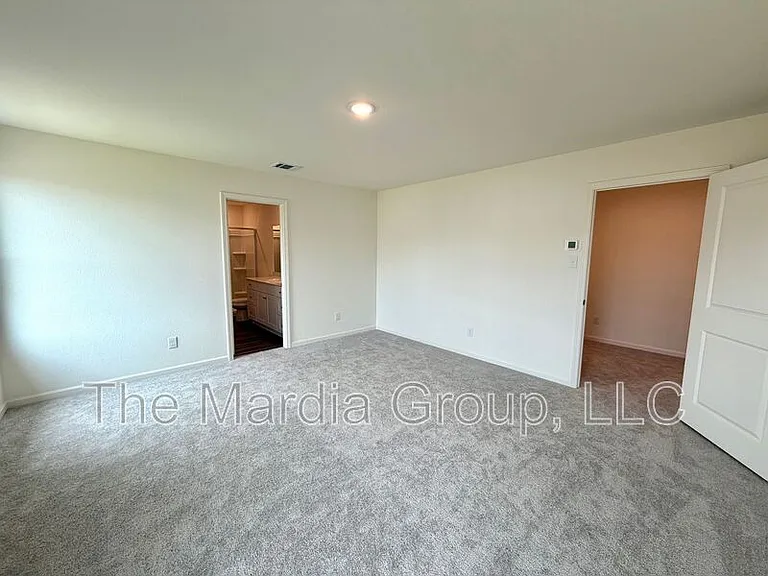 2305 States St — Photo 9