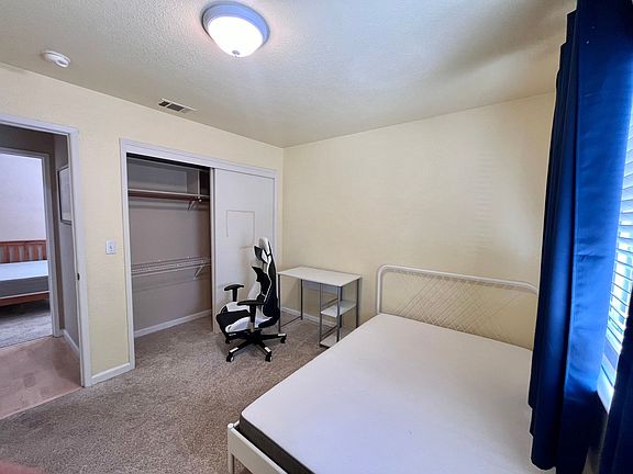 5th image of 806 La Coruno St