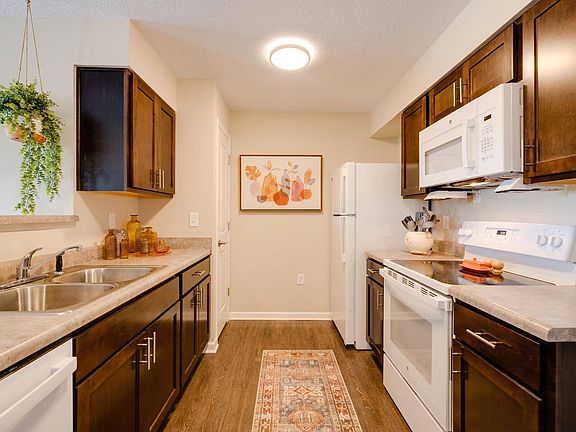 2nd image of 5509 NW Johnston Dr #401