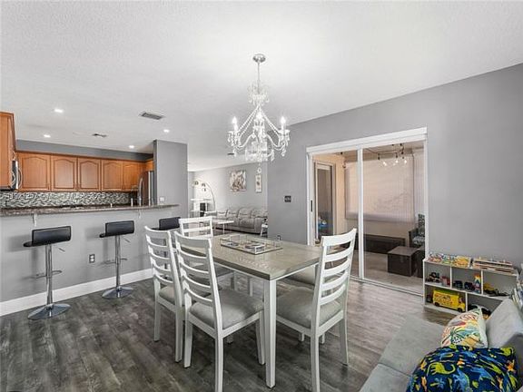 4th image of 4055 Eastridge Dr
