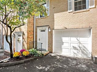 3 Valley View Rd APT 18, Norwalk, CT 06851