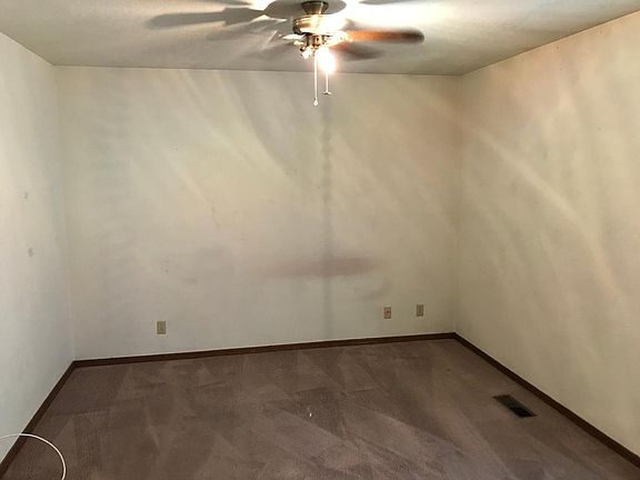 2nd image of 622 Aspen Dr