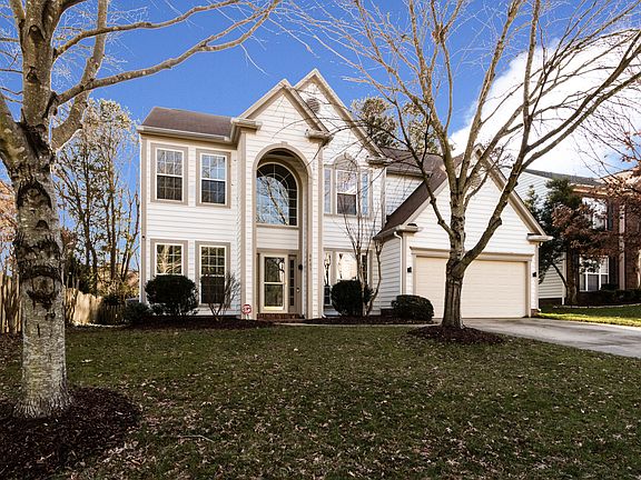 3rd image of 6405 Bells Mill Dr