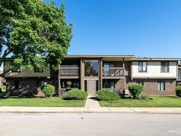 592 Somerset Ln APT 2, Crystal Lake, IL 60014