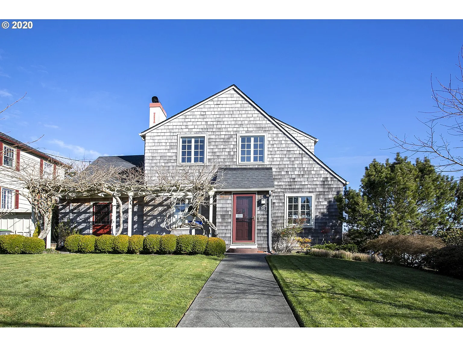 592 Kensington Ave photo 1