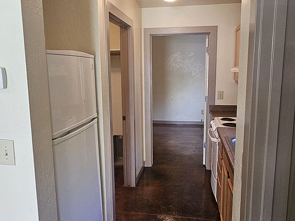 5th image of 725 N 6th St W APT 5
