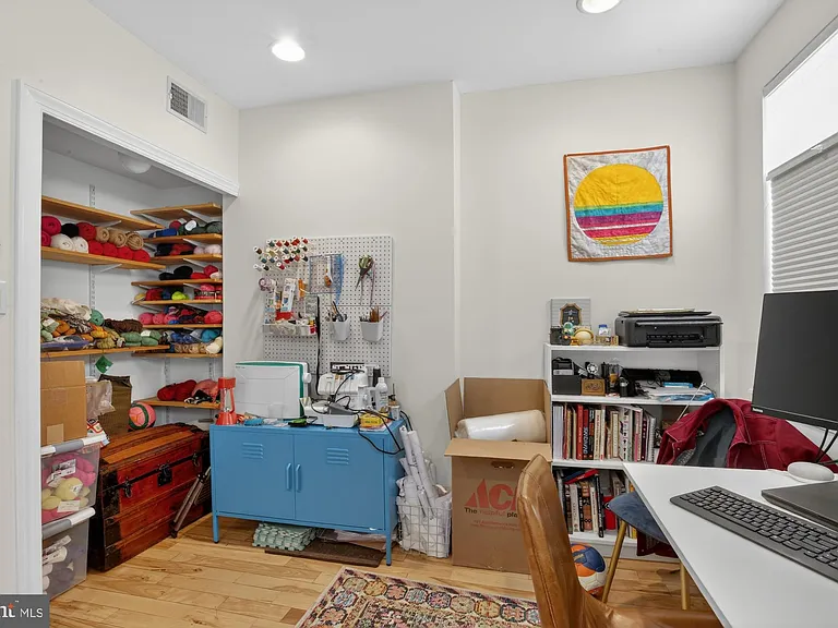 2053 E Sergeant St — Photo 17
