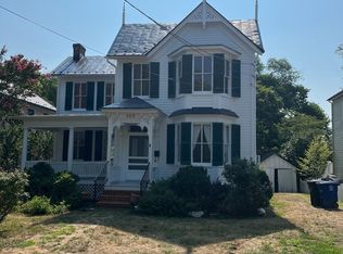 408 S King St, Leesburg, VA 20175