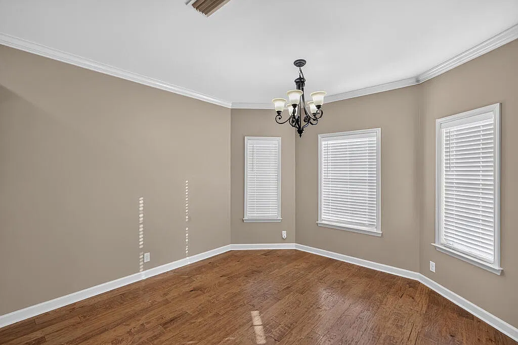 4 bed, 2.0 bath, 1635 sqft, $1,895 — Photo 3