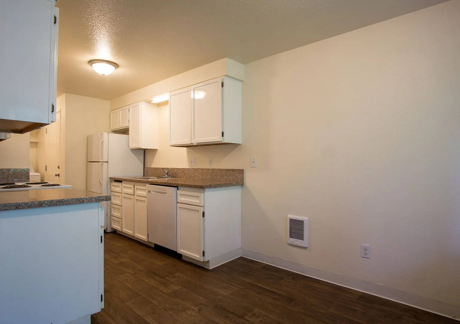 147A - Park Place Apartments — Photo 3